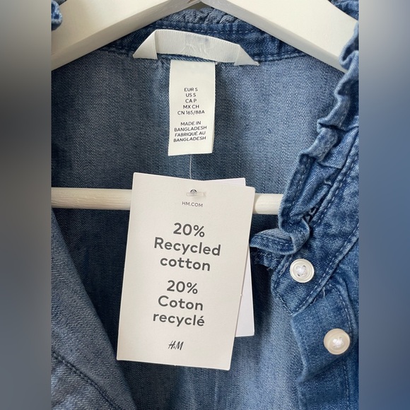 H&M ruffle-trimmed denim blouse NWT - Picture 3 of 3